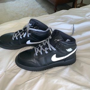 Air Jordan 1 Retro Mid GS ‘Speckle’